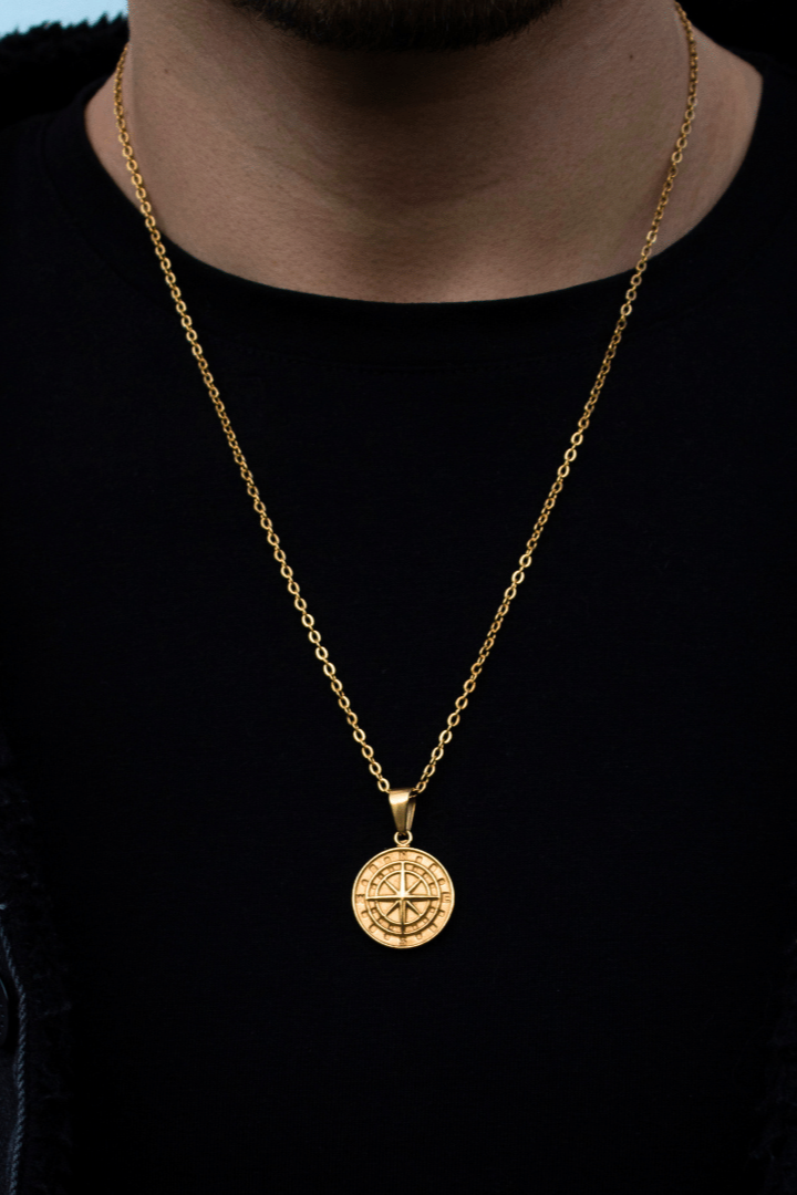 Compass Pendant Oro