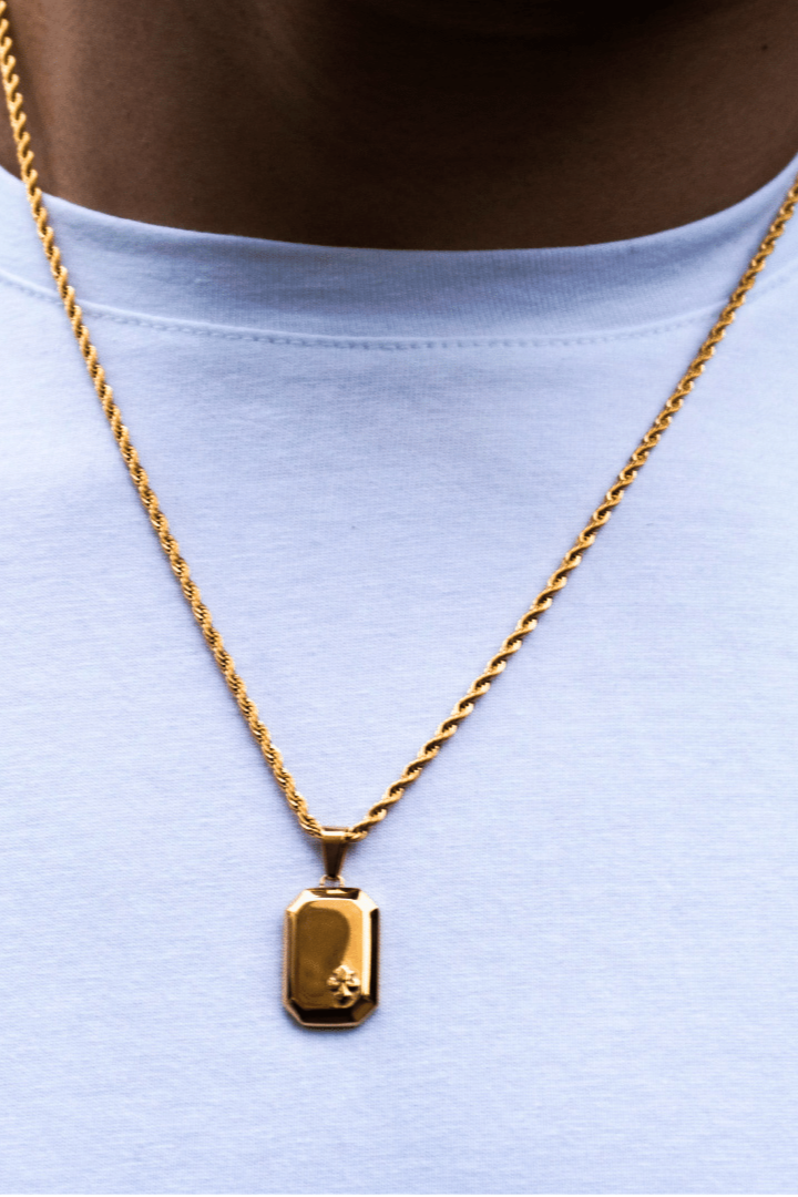 Fleur de lis Oro Pendant
