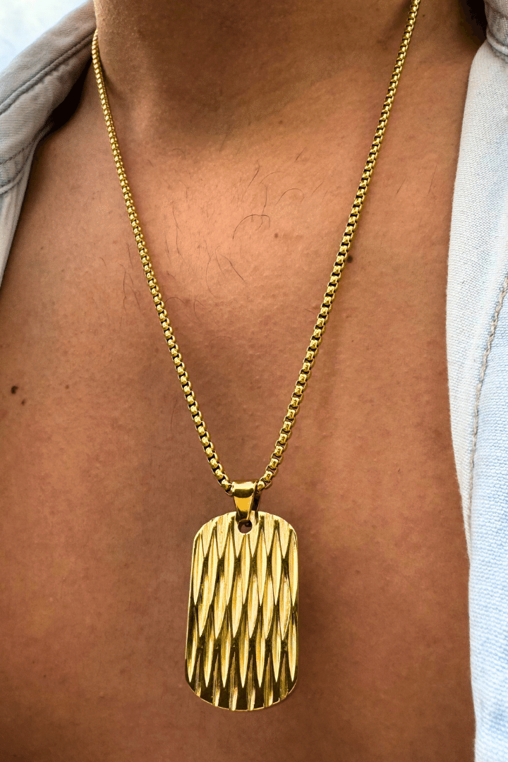 Patron Tag Pendant Oro